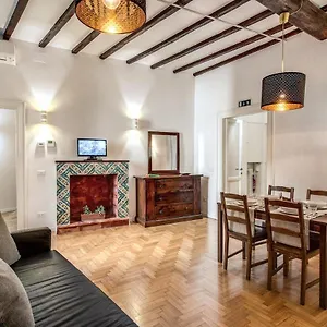 casa-magiuli-navona.it-romehotels.com/